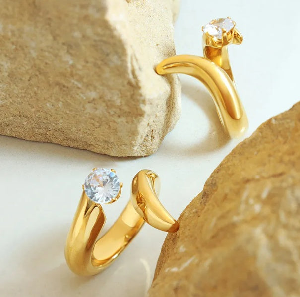 Eterna Curve Ring